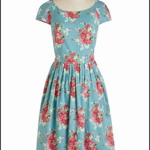 Rare Emily and Fin Claudia in Roses Large